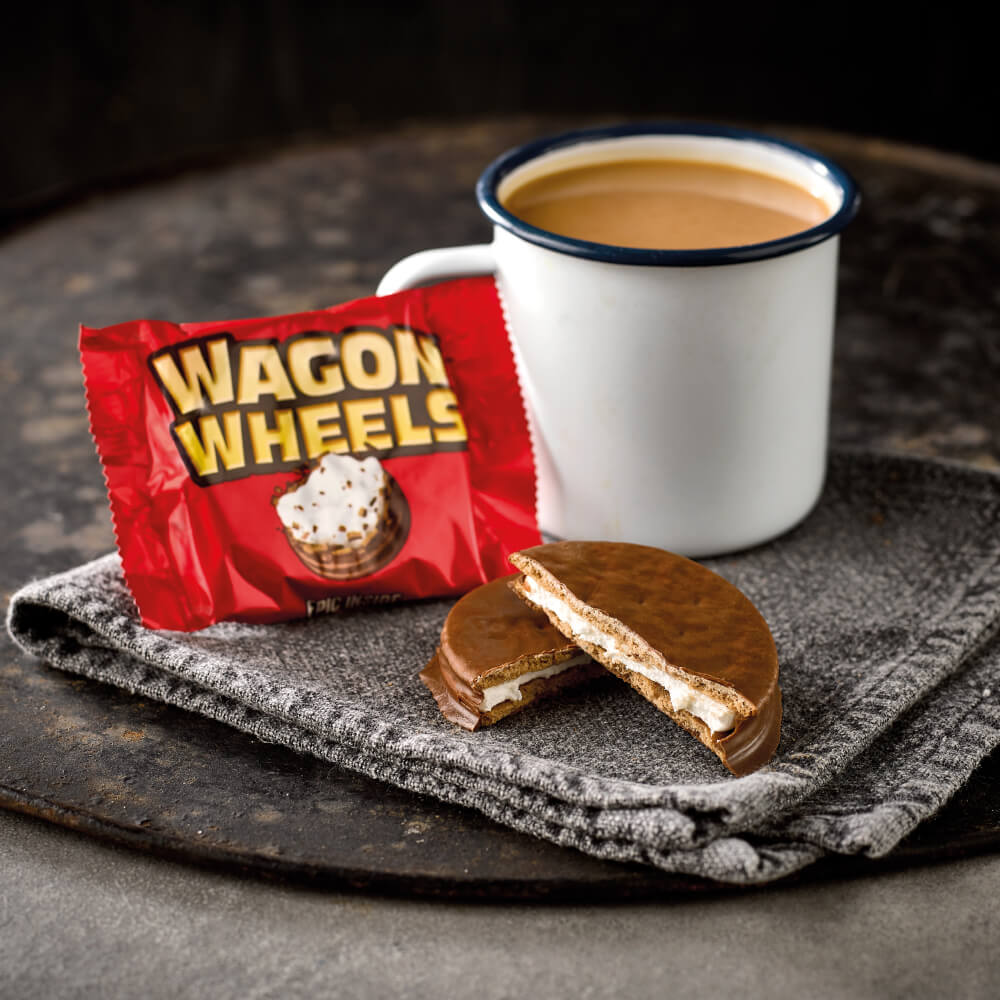 wagon-wheels-iconic-british-marshmallow-biscuit-treats-fbc-uk
